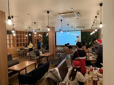 クリスマス会　クリスマスイベント　クリスマスパーティ　忘年会　大学生コンパ　イベント会場　レンタルスペースCOMS　レンタルスペース　貸会場　イベント　ゲーム大会